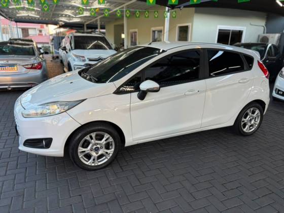 FORD FIESTA 1.5 SE HATCH 16V FLEX 4P MANUAL FORD FIESTA 1.5 SE HATCH 16V FLEX 4P MANUAL